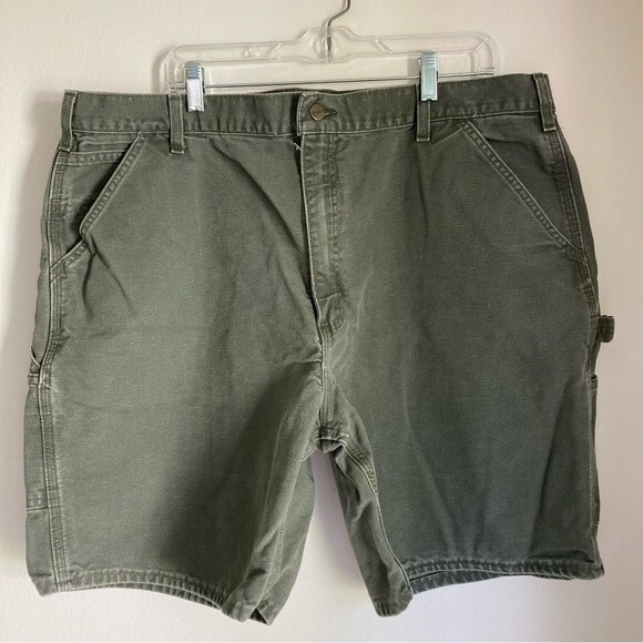 Carhartt Men’s khaki gray green shorts size 42.  Good used condition! - Picture 1 of 7